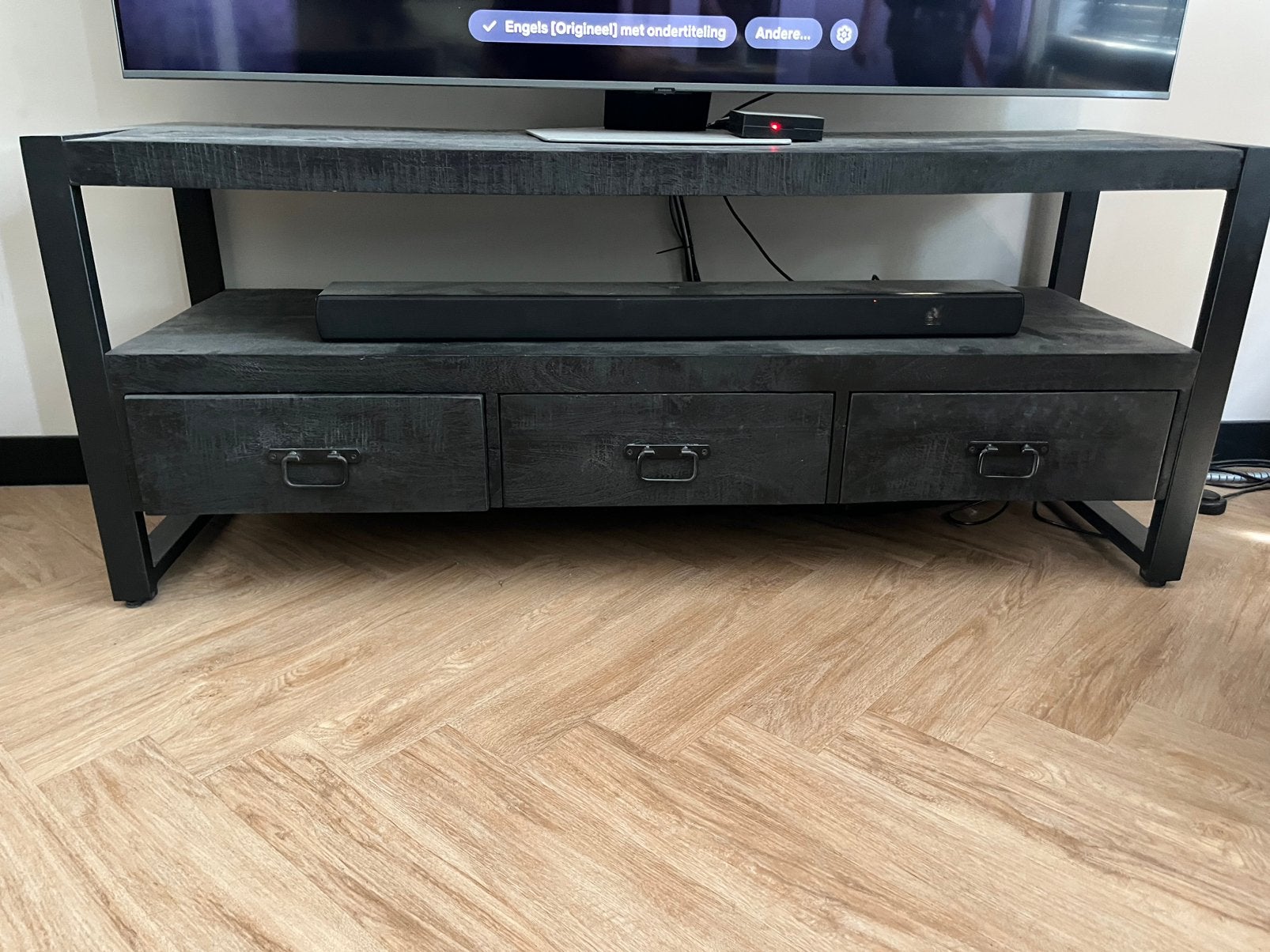 Zwart tv meubel industrieel, Huis en Inrichting, Kasten | Televisiemeubels, Ophalen, 100 tot 150 cm, Zo goed als nieuw, Minder dan 100 cm