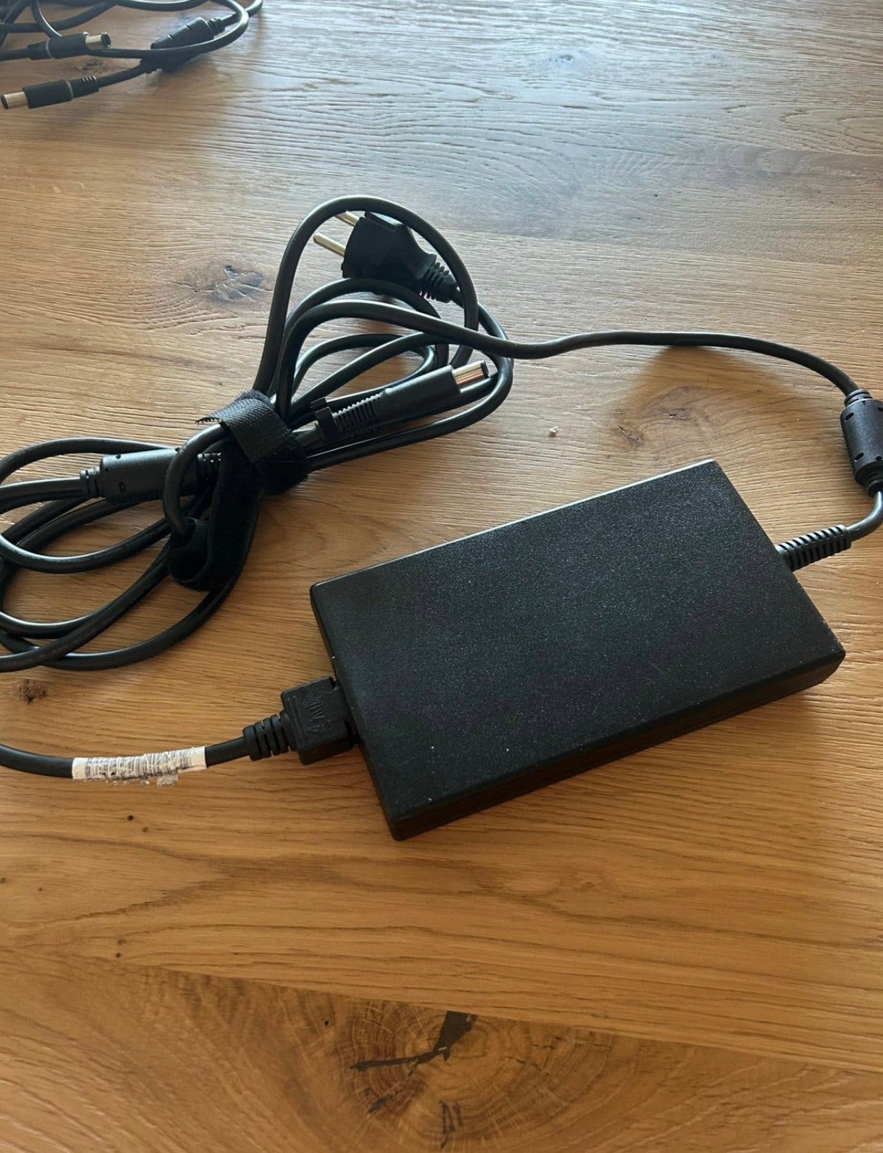 HP oplader / Adapter 200Watt, Computers en Software, Laptop-opladers, Ophalen of Verzenden, Zo goed als nieuw