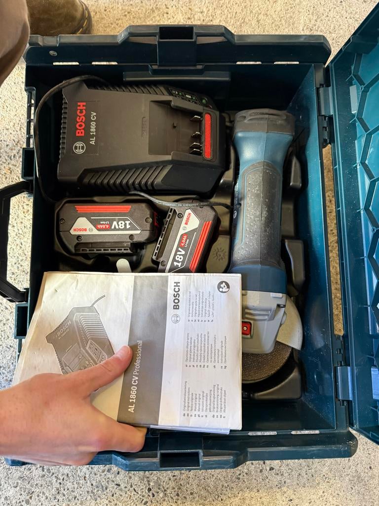 Bosch Slijptol met Oplader en 2x 18V Accu's, Doe-het-zelf en Verbouw, Gereedschap | Slijpmachines, Ophalen, Gebruikt, Minder dan 700 watt