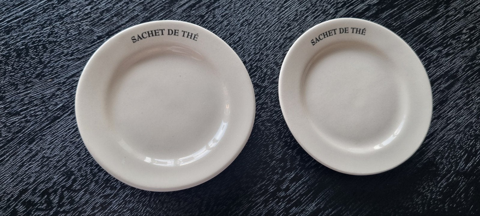 2 x thee zakje schoteltje/tipje  van Rivièra Maison, Overige merken, Ophalen of Verzenden, Zo goed als nieuw, Bord(en)
