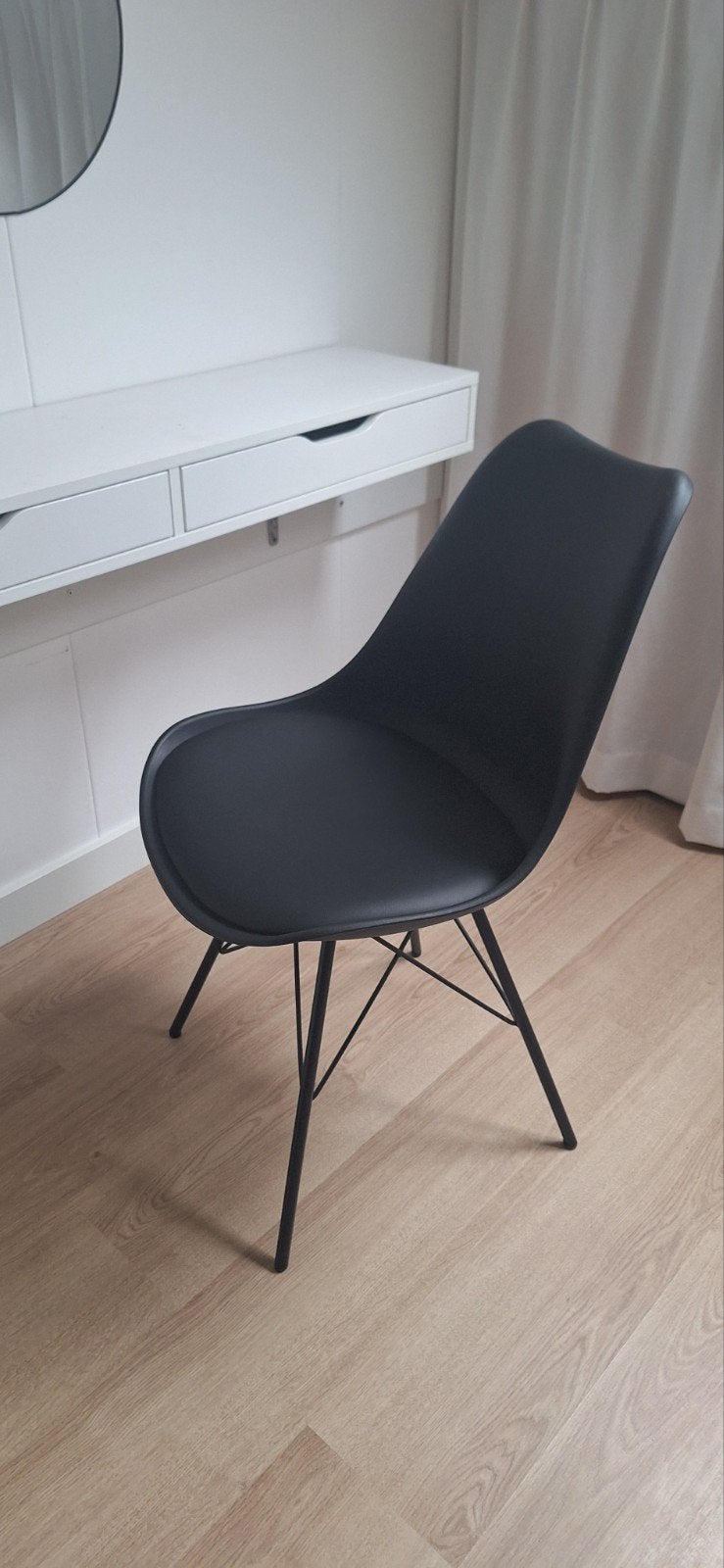 ikea ekby alex wandplank, stoel en zwarte spiegel, Ophalen, 25 tot 50 cm, 50 tot 100 cm, Minder dan 100 cm