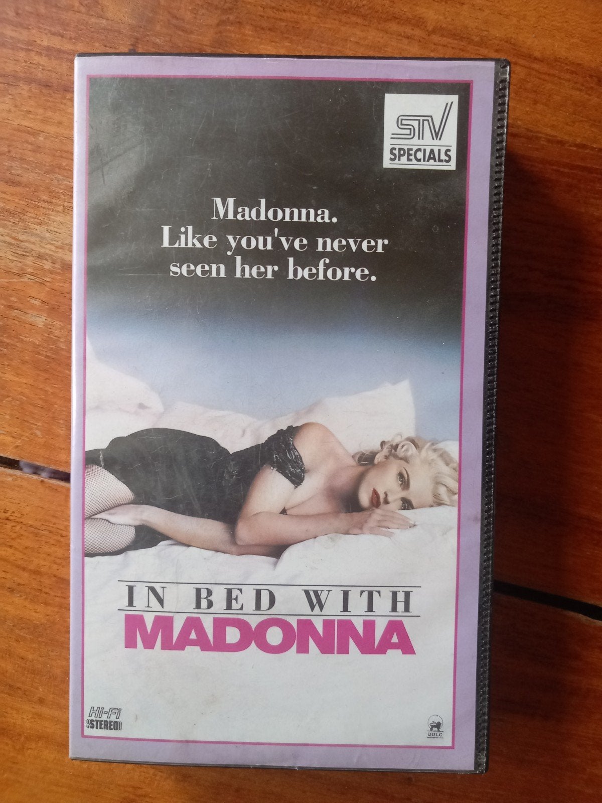 in bed without madonna., Alle leeftijden, Ophalen of Verzenden, Gebruikt