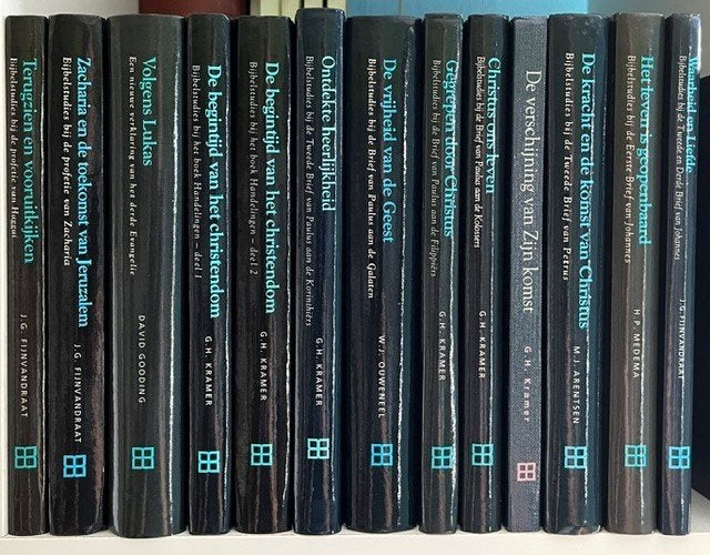 13 boeken met Bijbelstudies van uitgeverij Medema, Ophalen of Verzenden, Zo goed als nieuw