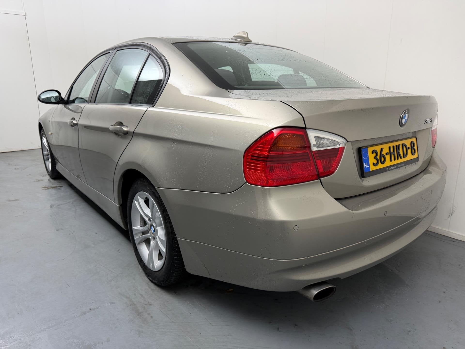 BMW 3-serie 318i Business Line # Automaat # Clima # Navi # P, Automaat, Achterwielaandrijving, Parkeersensor, Beige