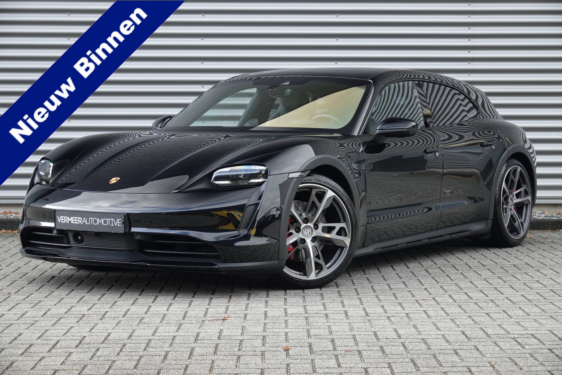 Porsche Taycan Cross Turismo 4S 93 kWh Chrono | Panodak | Du, Auto's, Automaat, Zwart, 4 stoelen, Verwarmde buitenspiegels