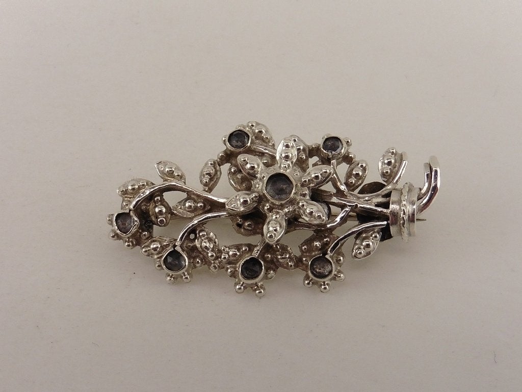 Zilveren broche                                         Z222, Gebruikt, ., Minder dan 4 cm, Ophalen of Verzenden
