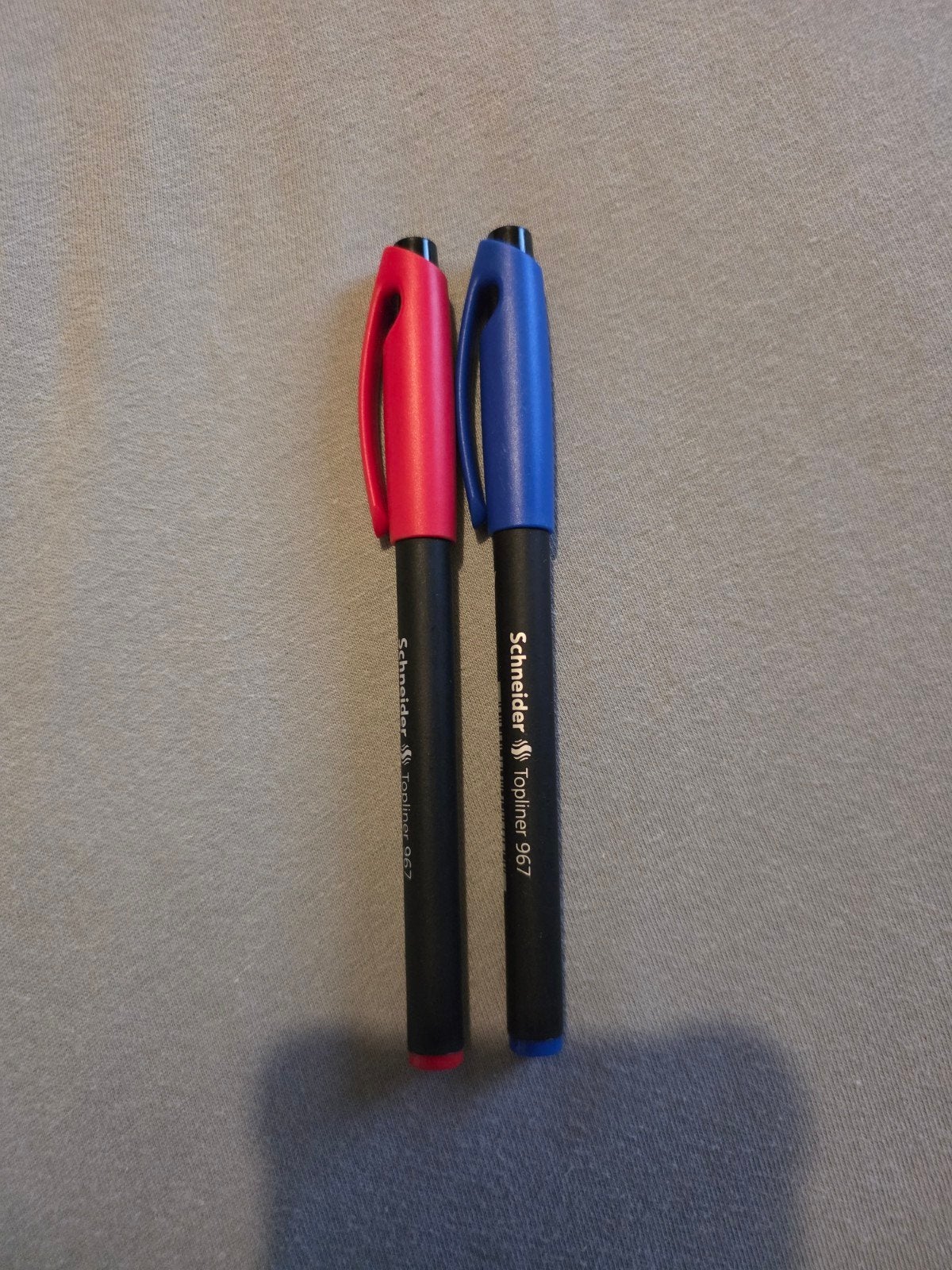 Rode en blauwe fineliner, Ophalen of Verzenden, Zo goed als nieuw