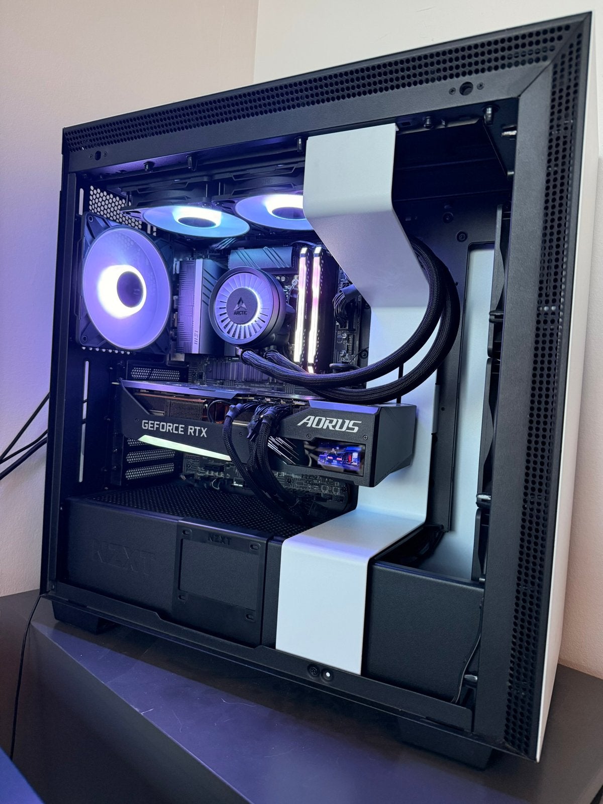 Gaming PC met monitor en speakers, Ophalen, Met monitor, Zo goed als nieuw, Gaming