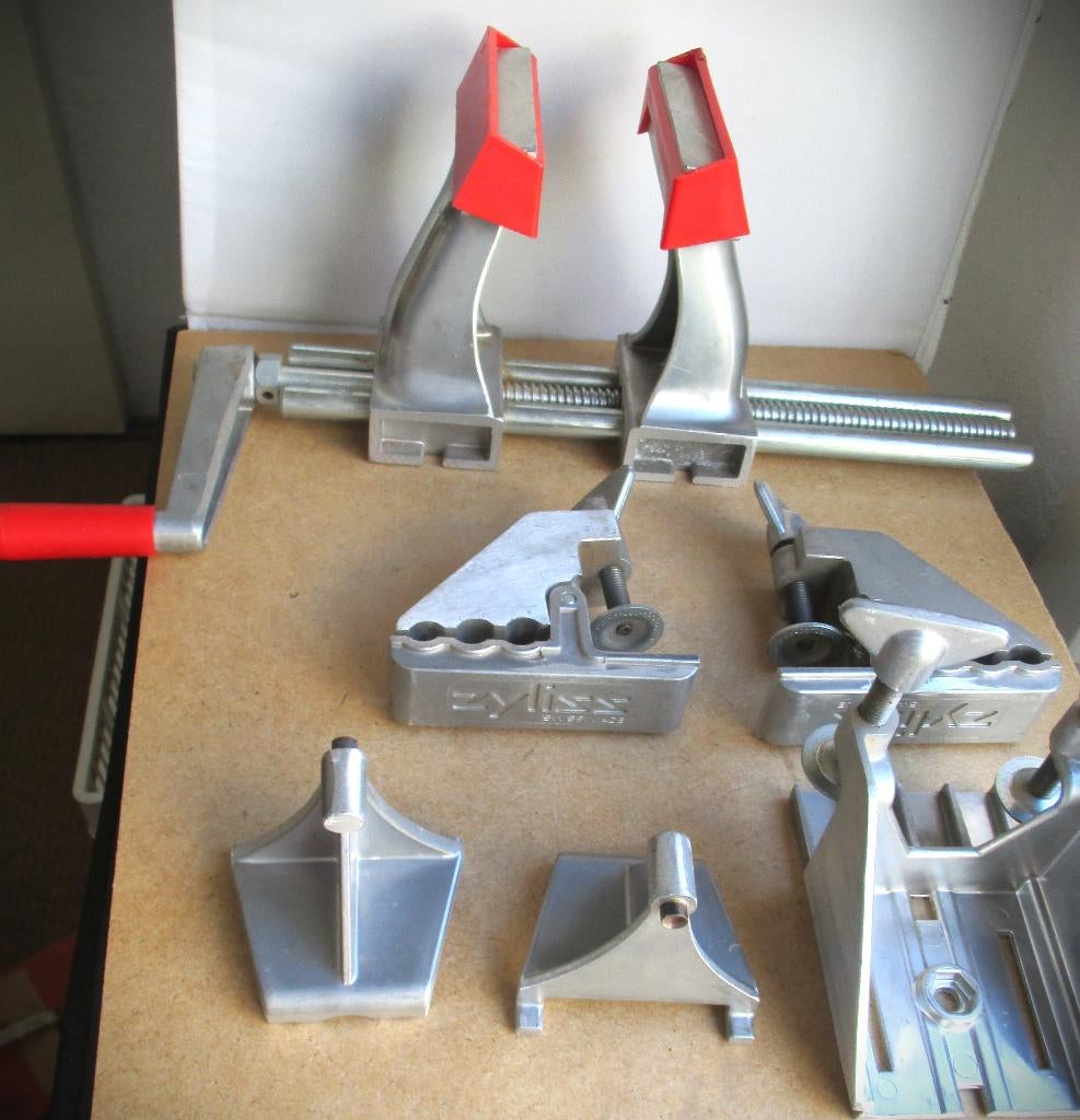 Bankschroef~Zyliss 4 in 1~Bank schroef in originele doos, Doe-het-zelf en Verbouw, Gereedschap | Handgereedschap, Ophalen, Zo goed als nieuw