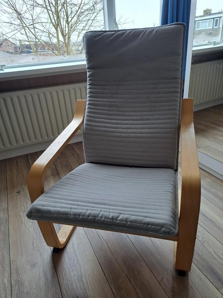 Ikea Poang stoel, lichtgrijs kussen, Huis en Inrichting, Fauteuils, Ophalen, Gebruikt, 75 tot 100 cm, 50 tot 75 cm