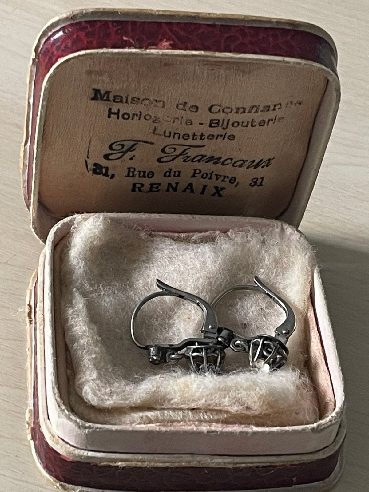 Antiek zilveren oorbellen inclusief orginele antieke doosne, Ophalen of Verzenden, Zilver, Oorbellen