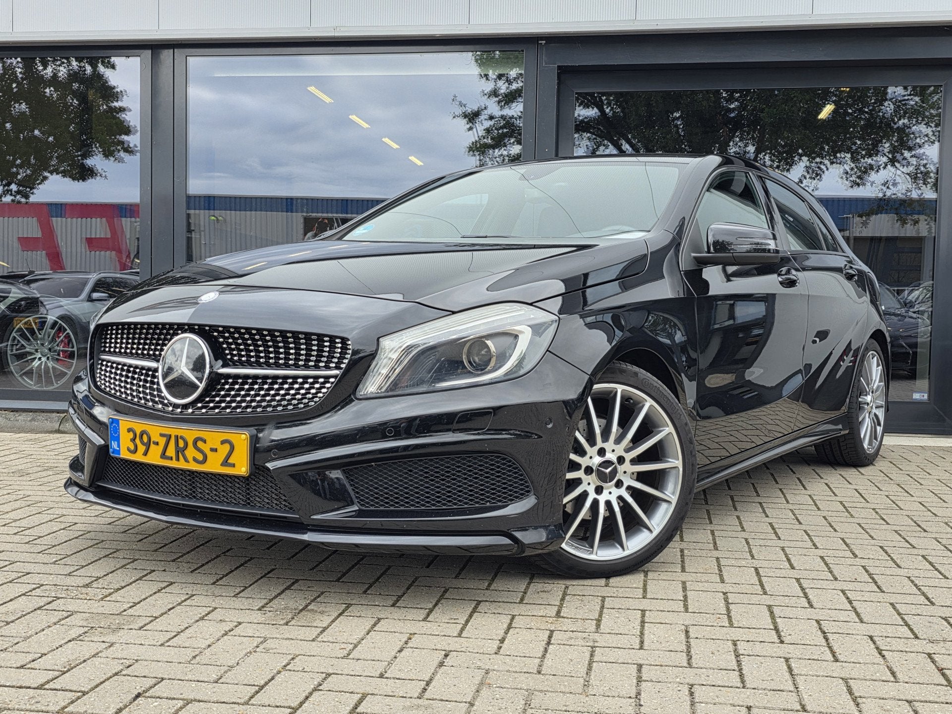 Mercedes-Benz A-Klasse 180 Ambition + AMG STYLING + XENON +, Auto's, Voorwielaandrijving, Gebruikt, 4 cilinders, Handgeschakeld