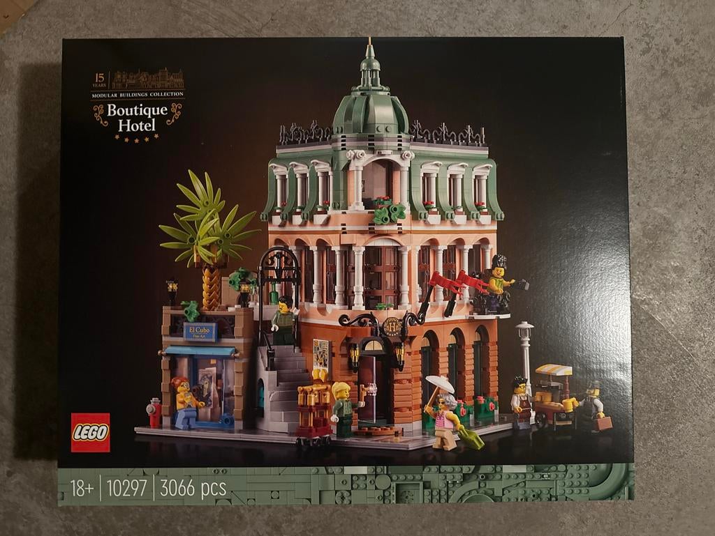 Lego Boutique Hotel 10297 - Nieuw en Ongeopend, Overige thema's, Lego, Nieuw, Ophalen of Verzenden
