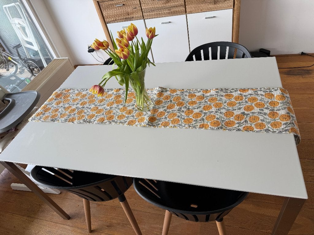 Dining table + 4 chairs, Huis en Inrichting, Tafels | Eettafels, Ophalen, 200 cm of meer, 50 tot 100 cm, Zo goed als nieuw