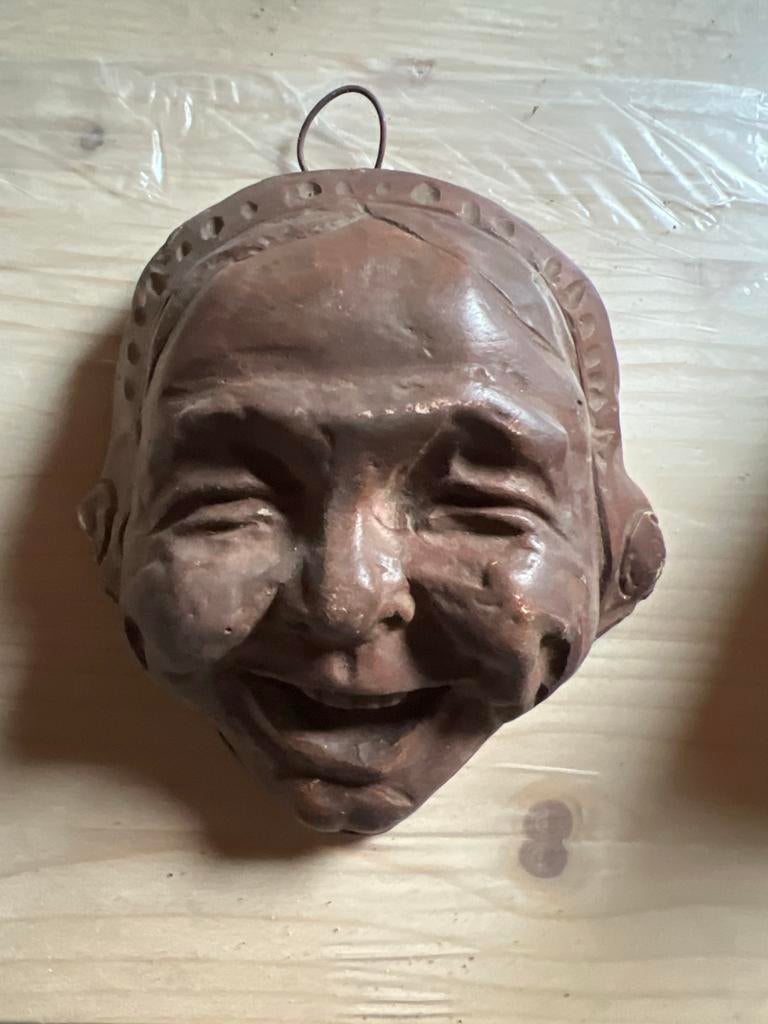 Japans Noh masker lachend gezicht wanddecoratie, Overige onderwerpen, Minder dan 20 cm, Handgemaakt, Steen of Keramiek