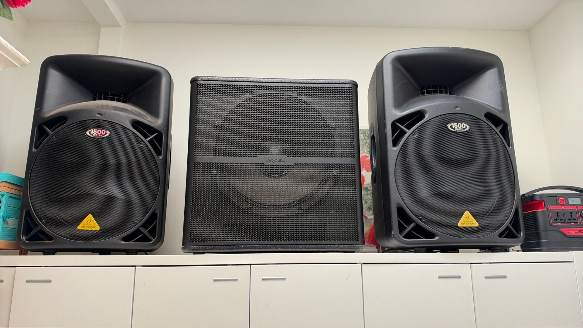 Complete DJ/PA set: 2x Behringer B615D + Proel sub + Numark, Ophalen, Gebruikt