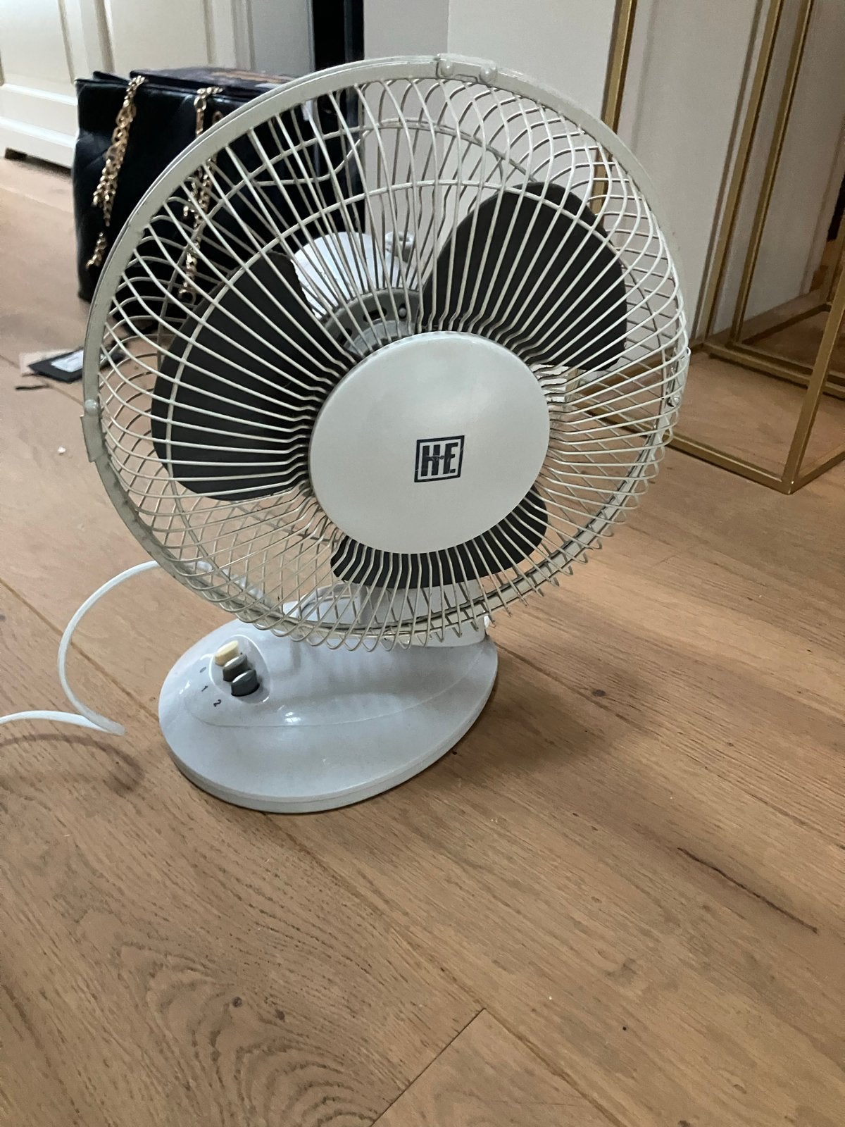 Ventilator - Gebruikt maar werkt goed, Witgoed en Apparatuur, Ophalen of Verzenden, Gebruikt, Tafelventilator