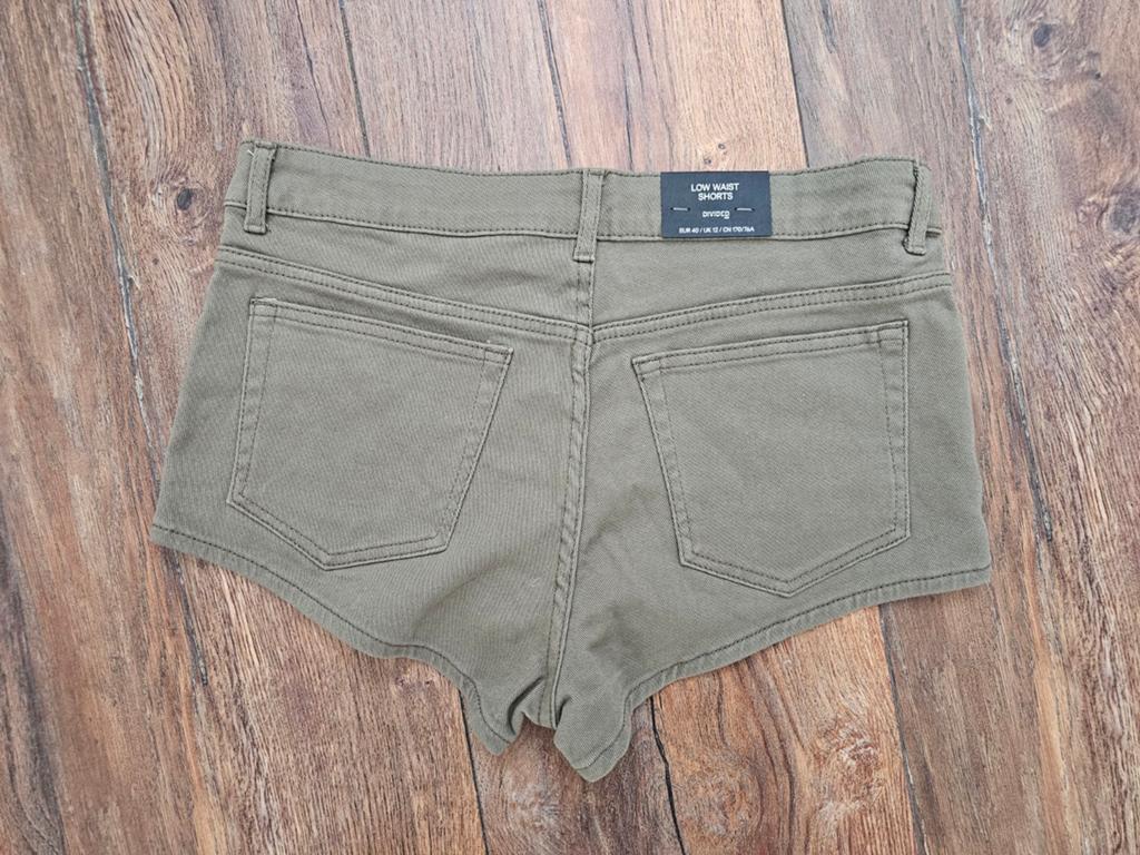 Nieuw van H&M low waist short kaki mt 40, Maat 38/40 (M), Kort, Nieuw, Ophalen of Verzenden