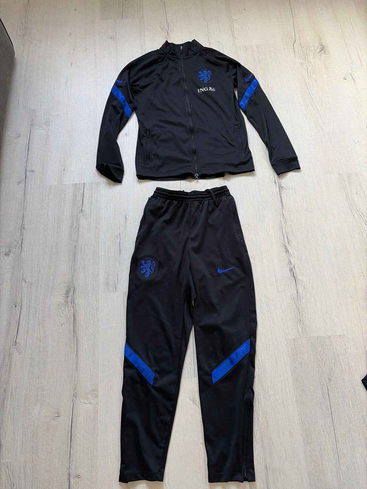 Nike KNVB Trainingspak - Maat 158-170 (XL), Zwart, Maat 56/58 (XL), Ophalen of Verzenden, Zo goed als nieuw