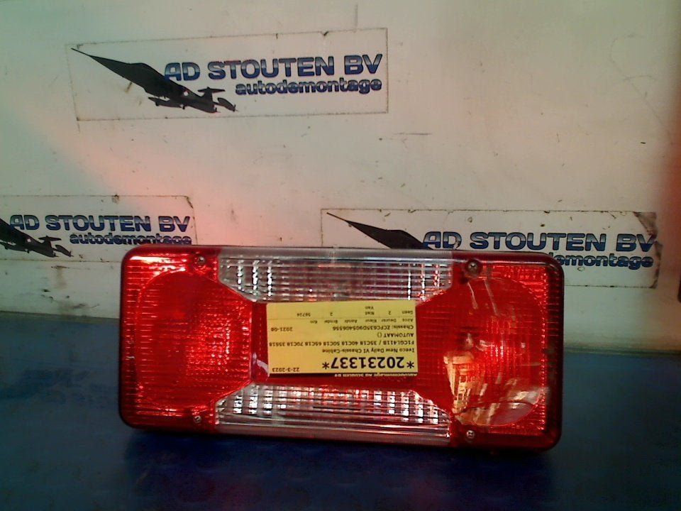 Achterlicht Links Iveco New Daily VI (2016-04/..) E132060, Gebruikt, Overige automerken, Iveco Magirus AG, Info@iveco-sw.de