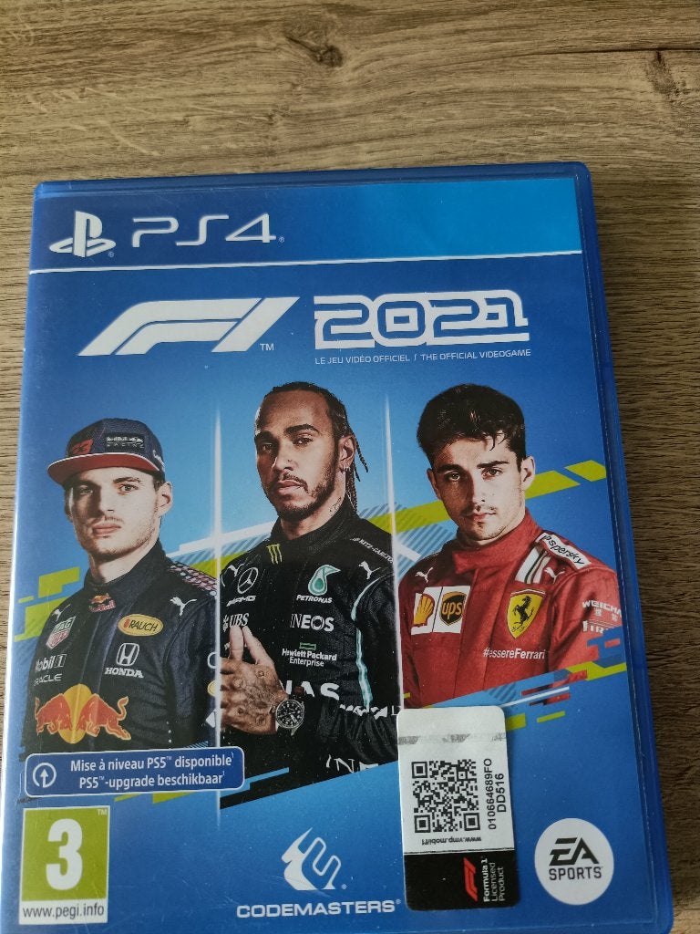 PS4 F1 2021, Racen en Vliegen, 2 spelers, Ophalen of Verzenden, Zo goed als nieuw