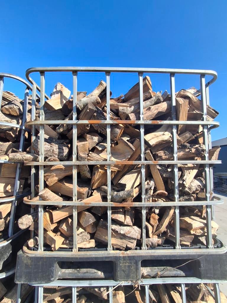 Walnoten hout zie omschrijving 2.4 kuub, Ophalen, Gebruikt