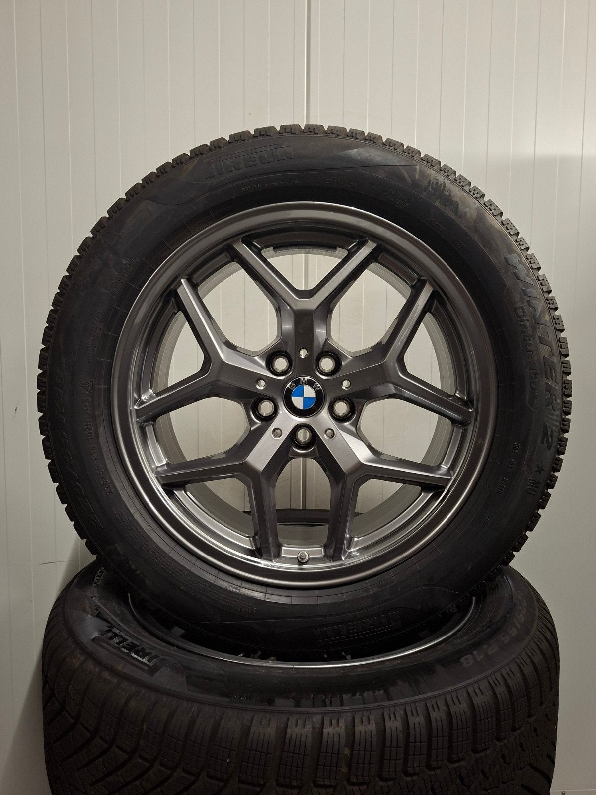 18' BMW 5 Serie i5 G60 G61 Styling 932 met winterbanden 8mm, Auto-onderdelen, 18 inch, Banden en Velgen, Personenwagen, 225 mm