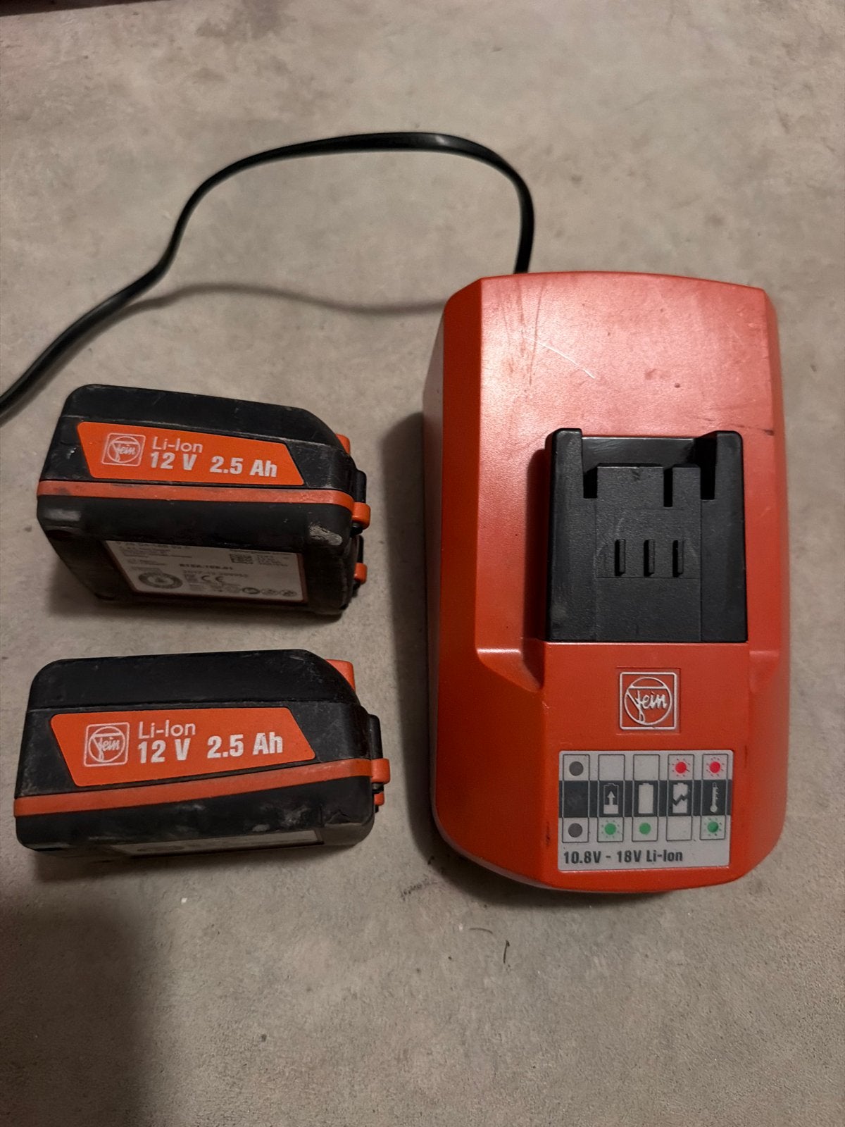 Fein Li-Ion Accu's (12V 2.5Ah) met Oplader, Ophalen of Verzenden, Gebruikt