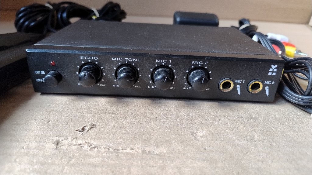 DP Specials Karaoke Set met 2 Microfoons en Kabels, Ophalen of Verzenden, Gebruikt, Complete set