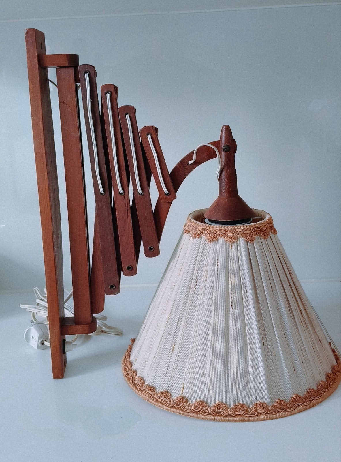 Vintage houten schaarlamp – originele stoffen kap
Prachtige, Huis en Inrichting, Ophalen of Verzenden, Hout