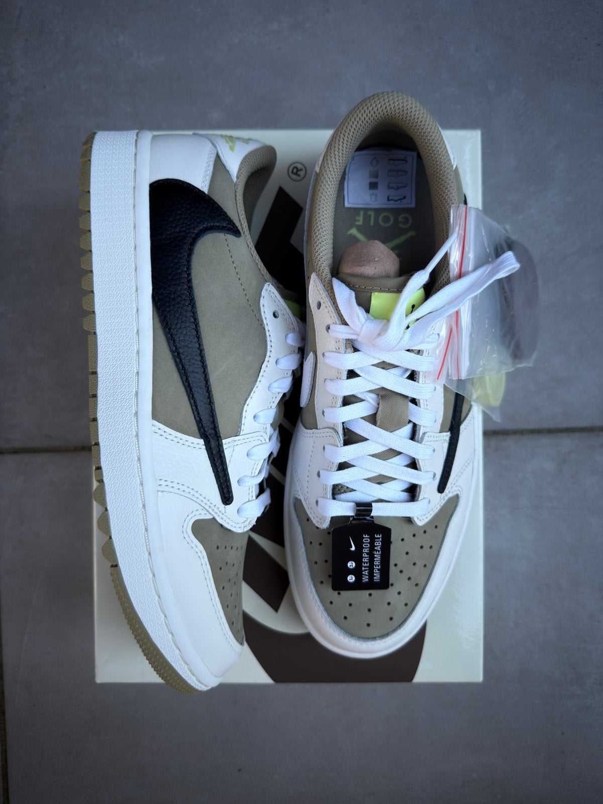 Air Jordan 1 Low Golf Travis Scott Neutral Olive - Maat 41, --, Wit, Nieuw, Ophalen of Verzenden