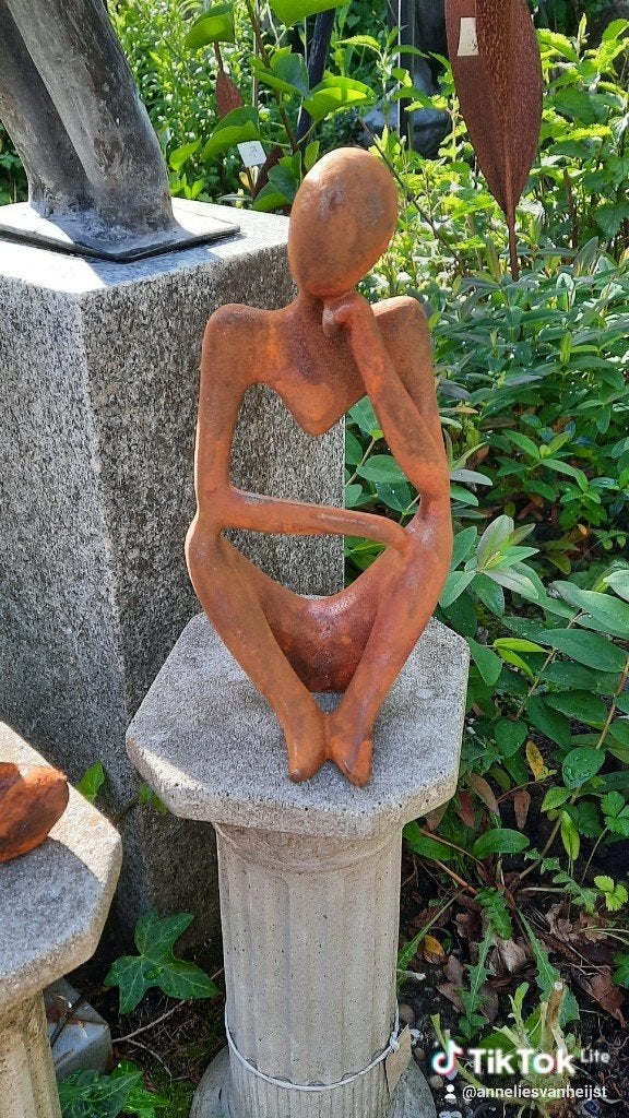 Abstracte metalen denker sculptuur voor tuin of interieur, Tuin en Terras, Ophalen of Verzenden