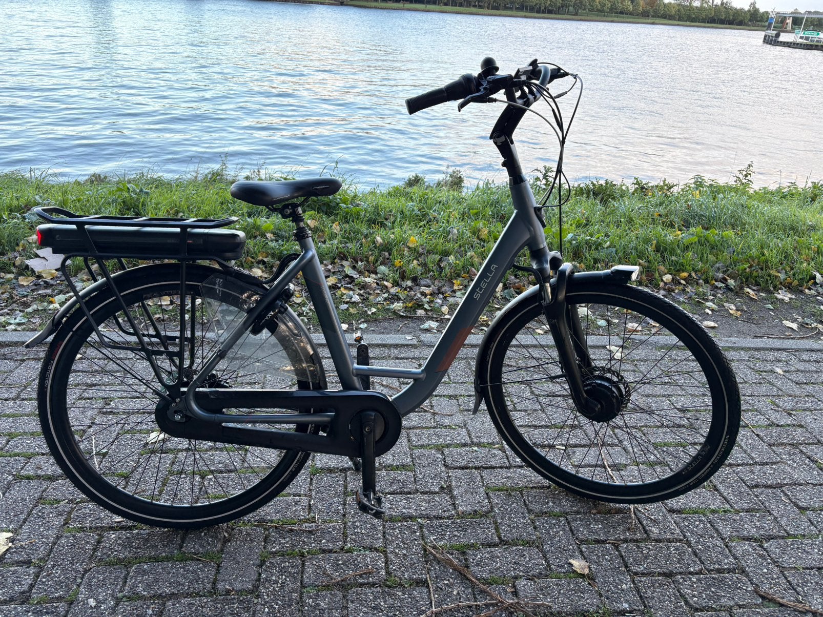 Stella Livorno elektrische fiets ebike, Zo goed als nieuw, 51 tot 55 cm, 50 km per accu of meer, Ophalen