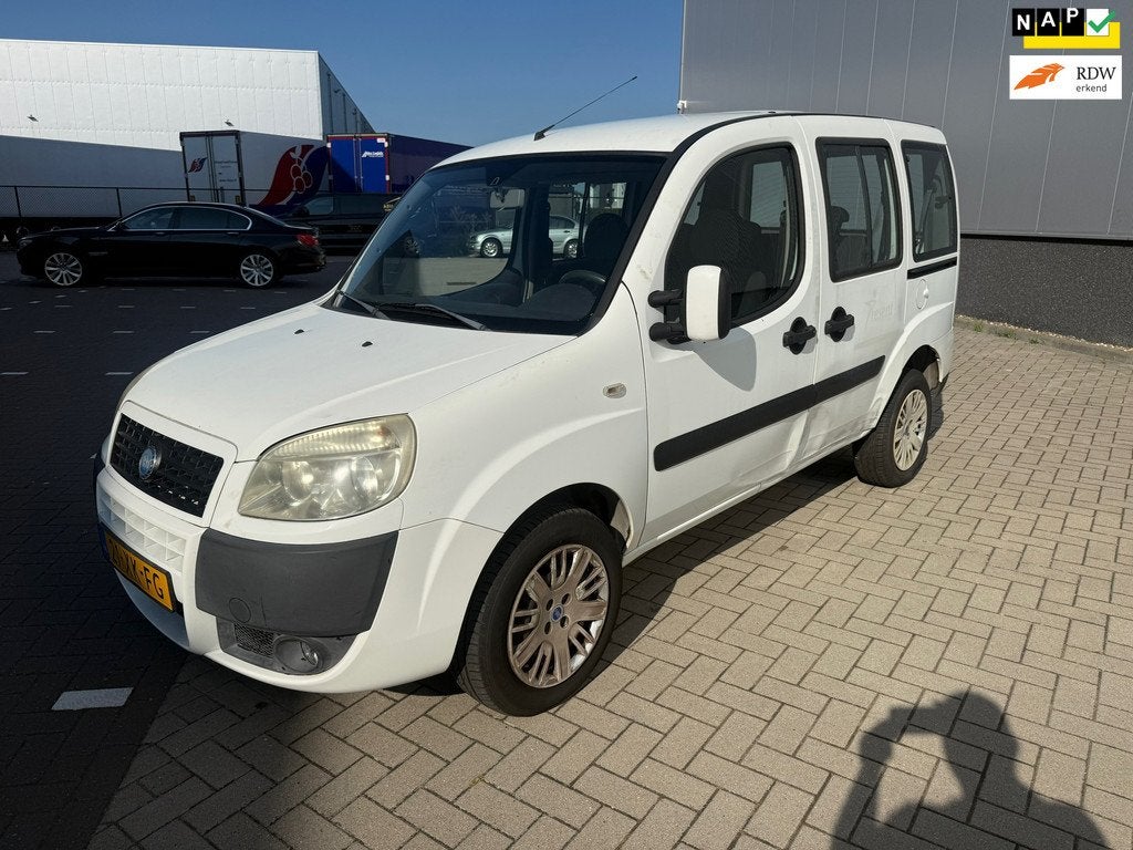 Fiat Doblò 1.4 Family NIEUWE APK, Auto's, Fiat, Voorwielaandrijving, Gebruikt, 4 cilinders, 7 stoelen