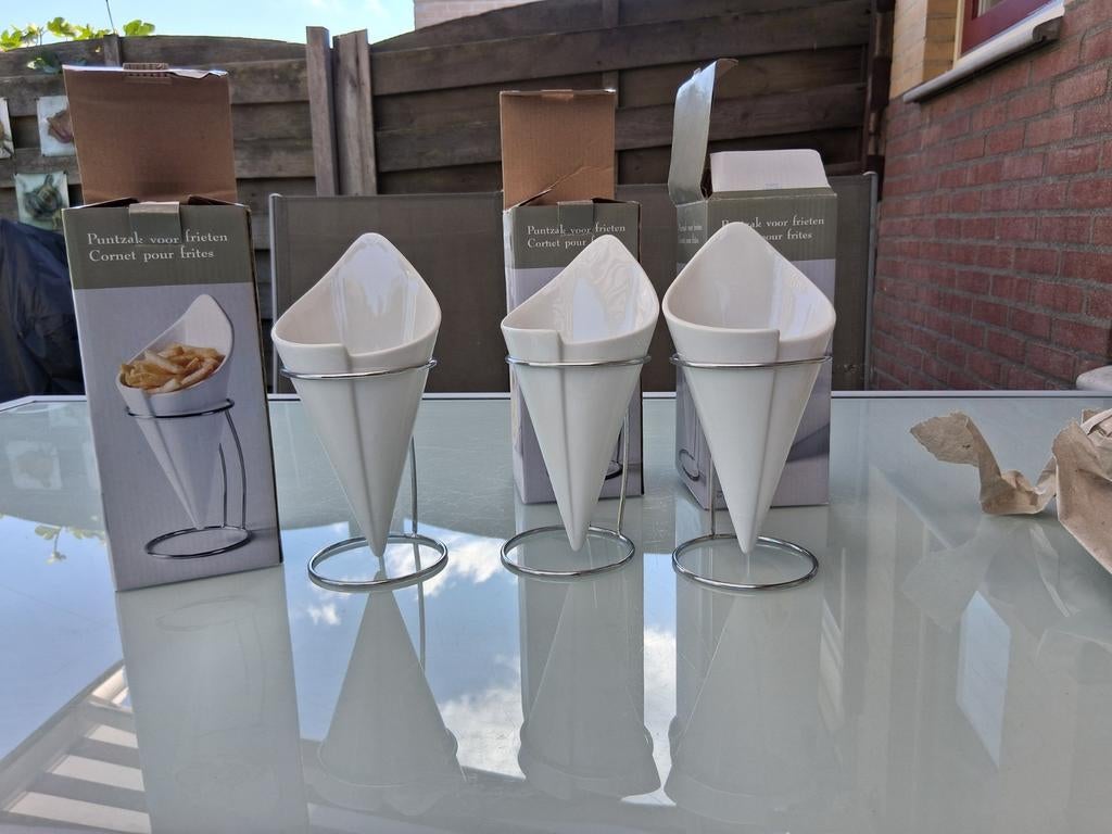 Set van 3 puntzakken voor friet met houder, Ophalen, Overige typen, Zo goed als nieuw, Steen/keramiek