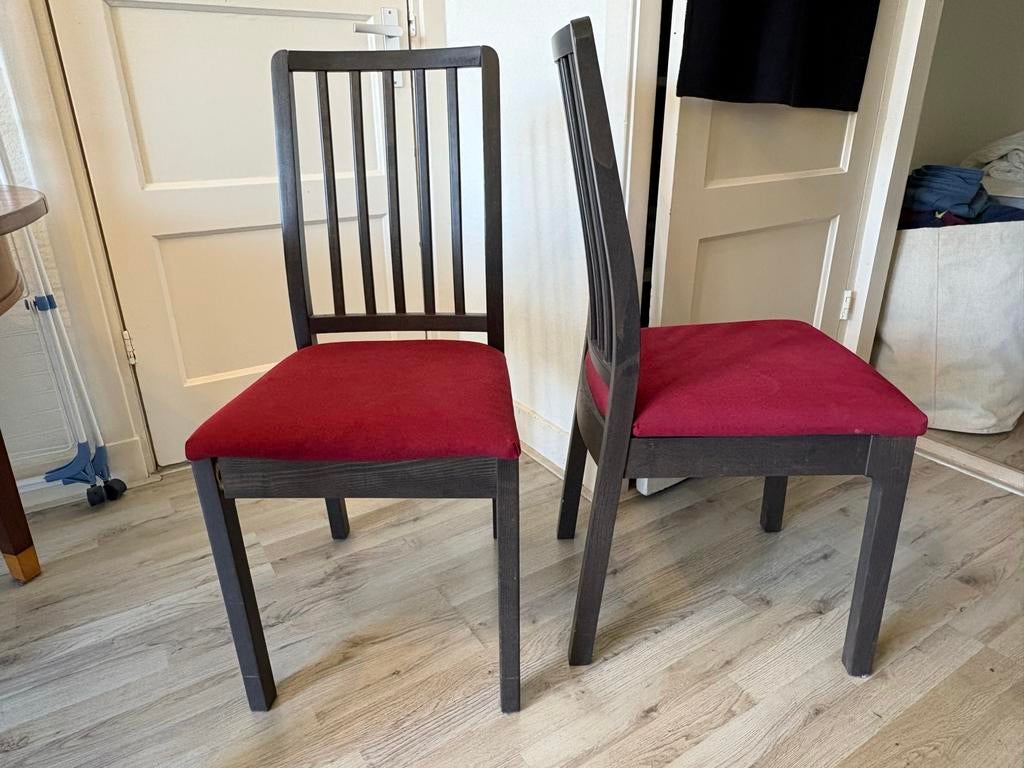 Ekedalen stoelen met rode kussens, Huis en Inrichting, Ophalen, Gebruikt, Twee, Bruin