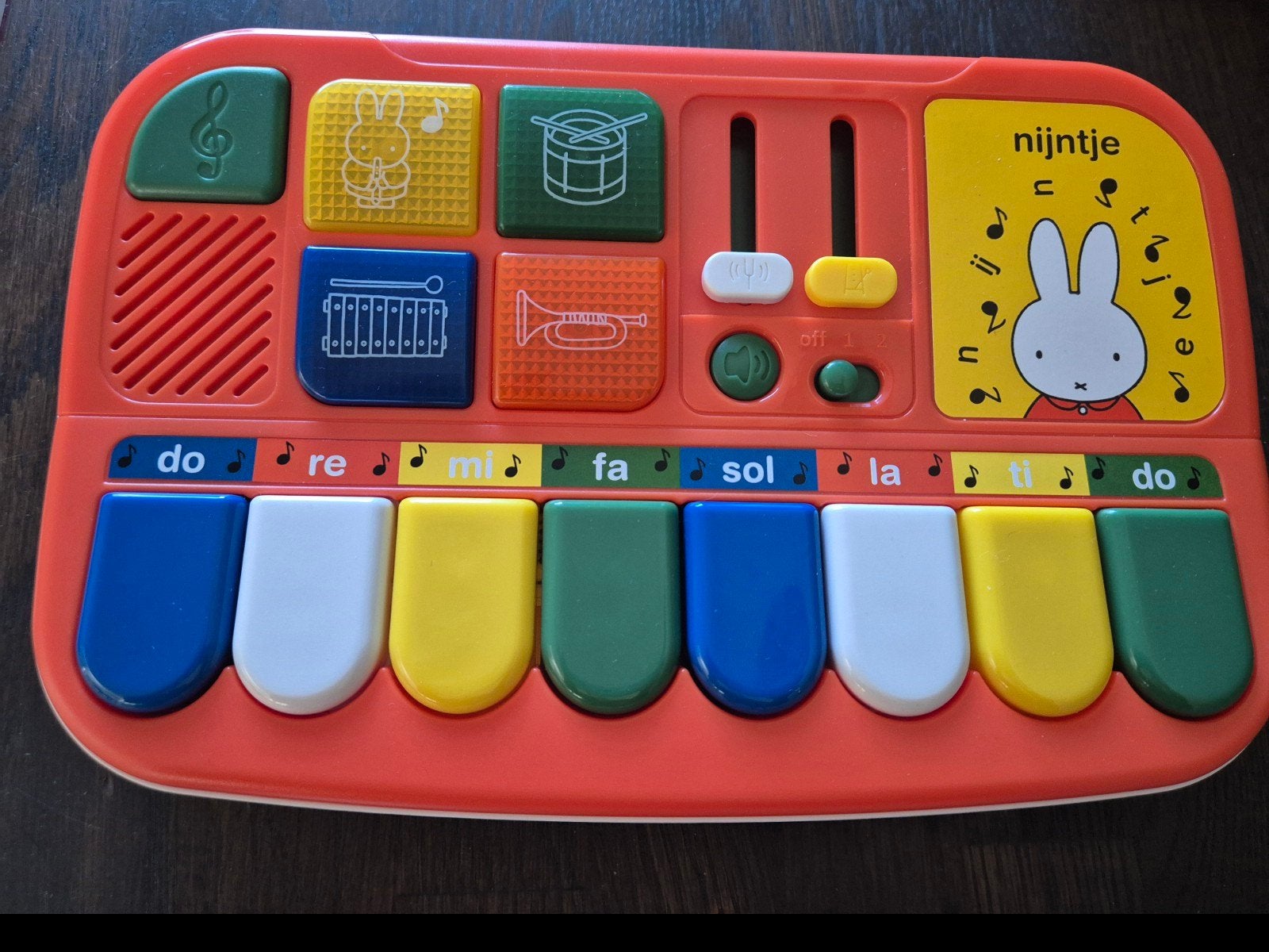 Nijntje Muziekpiano met Geluid en Licht, Ophalen, Zo goed als nieuw, Overige typen, Met licht
