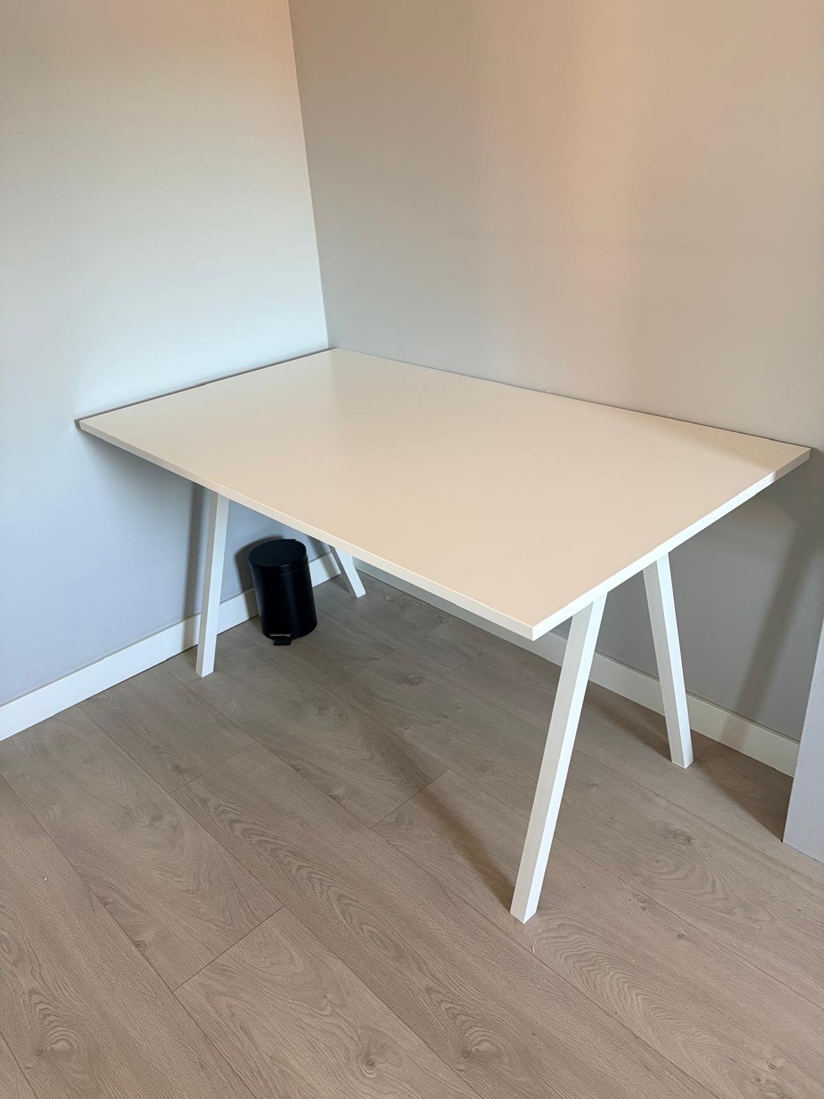 IKEA Bureau 140x81x75cm- Wit, Ophalen, Gebruikt, IKEA, Wit