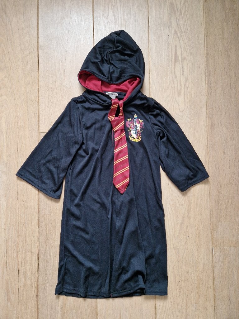 Harry Potter cape Gryffindor incl. stropdas, maat 104, Ophalen of Verzenden, Gebruikt, Jongen of Meisje, Overige typen