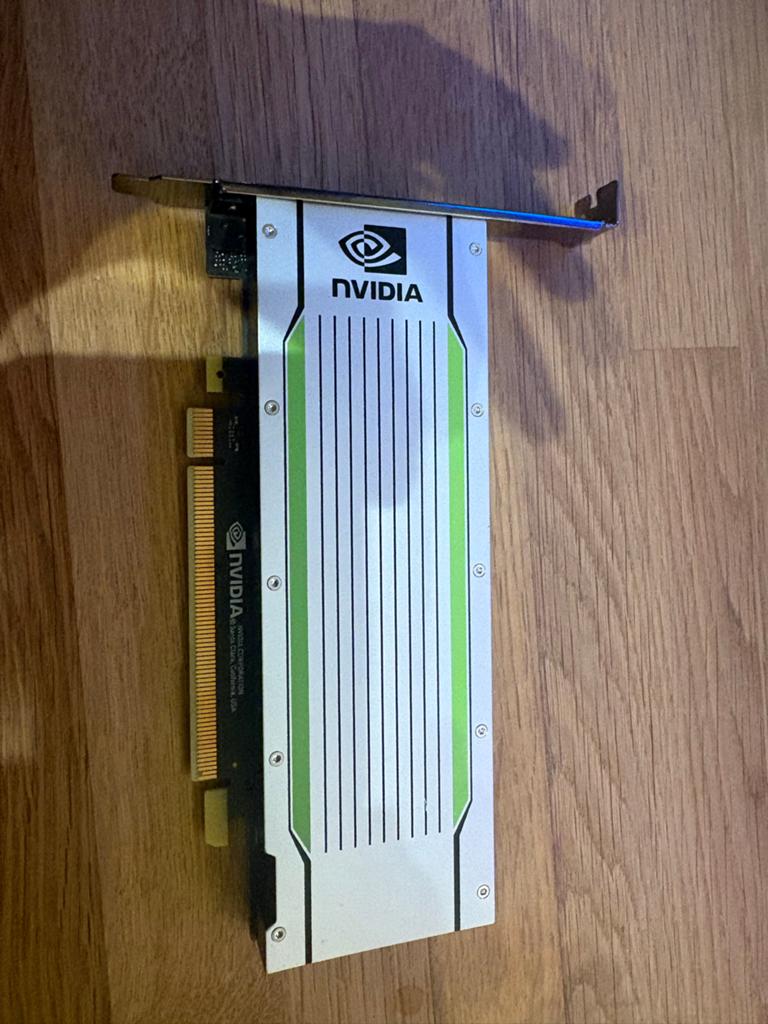 NVIDIA Tesla T4 GPU - Zo goed als nieuw, Computers en Software, Videokaarten, PCI-Express 3, GDDR6, Ophalen of Verzenden, Zo goed als nieuw