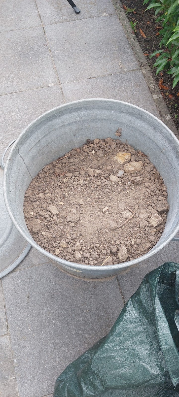 gratis zwart zand , ongeveer halve kuub afhalen, Ophalen, Gebruikt, Ophoogzand