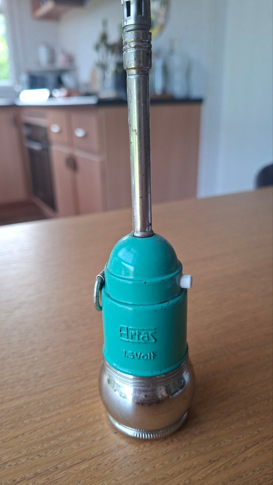 Vintage groene Artas fornuis aansteker 1.5 Volt, Ophalen of Verzenden