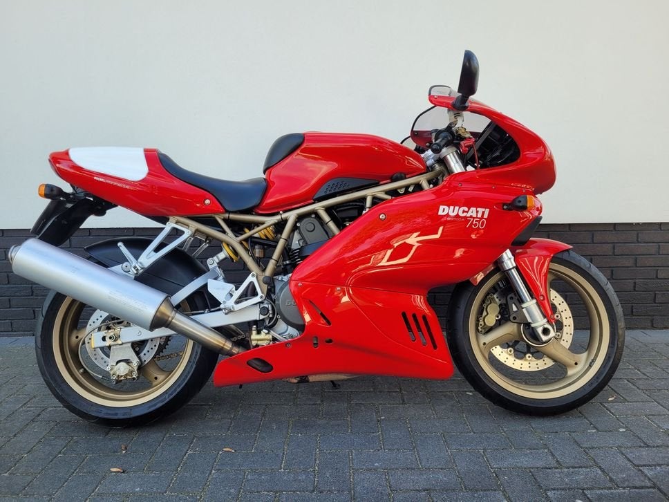 DUCATI  Ducati Sport 750 SS Carenata -superkm!! nieuwe rieme, Motoren, DUCATI, 2 cilinders, Bedrijf, Onbekend