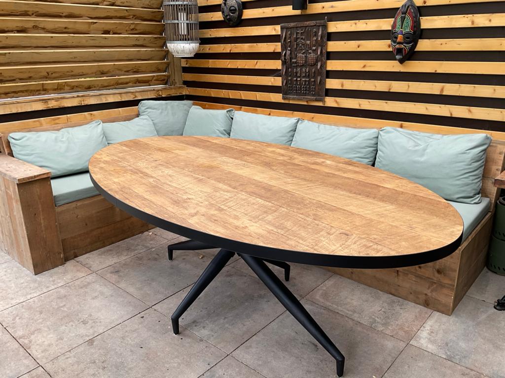 Eettafel ovaal 2.20 x 1.20 mango hout (Pronto wonen), Huis en Inrichting, Ophalen, Zo goed als nieuw