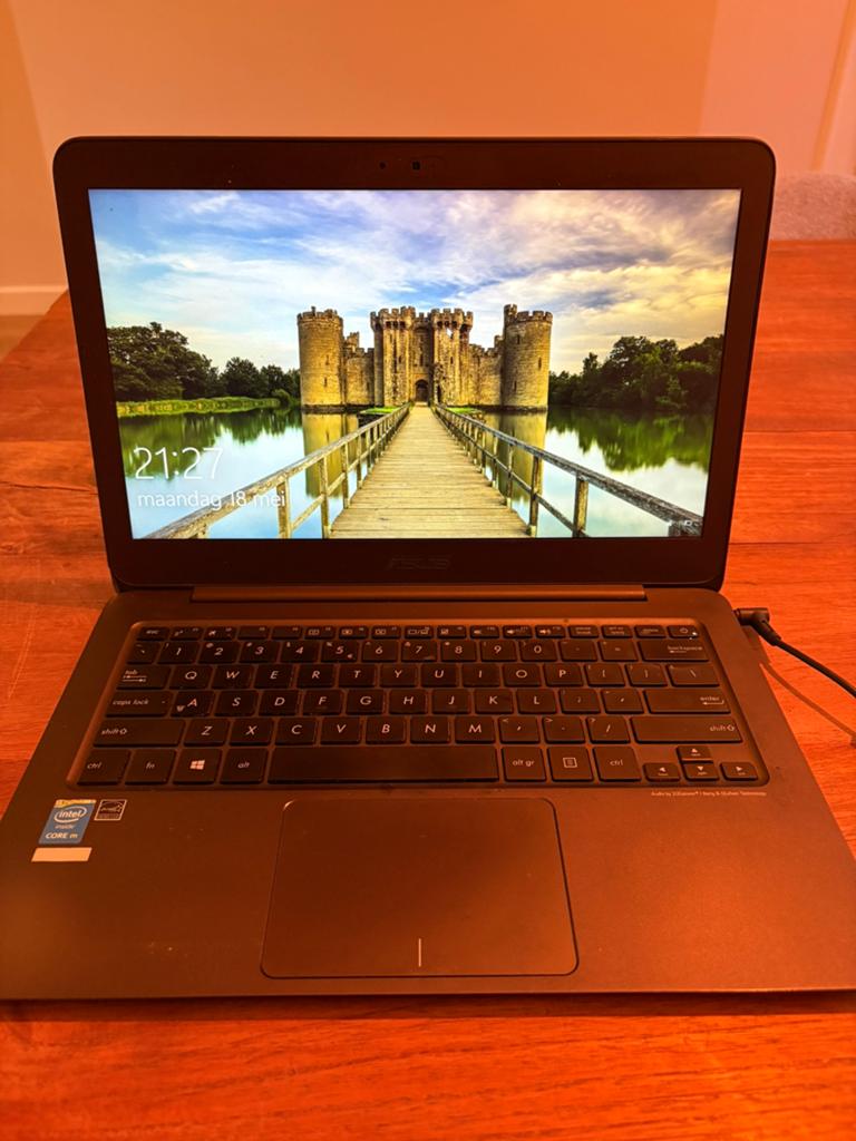 ASUS ZenBook UX305FA, Ophalen, Gebruikt, Qwerty, 13 inch