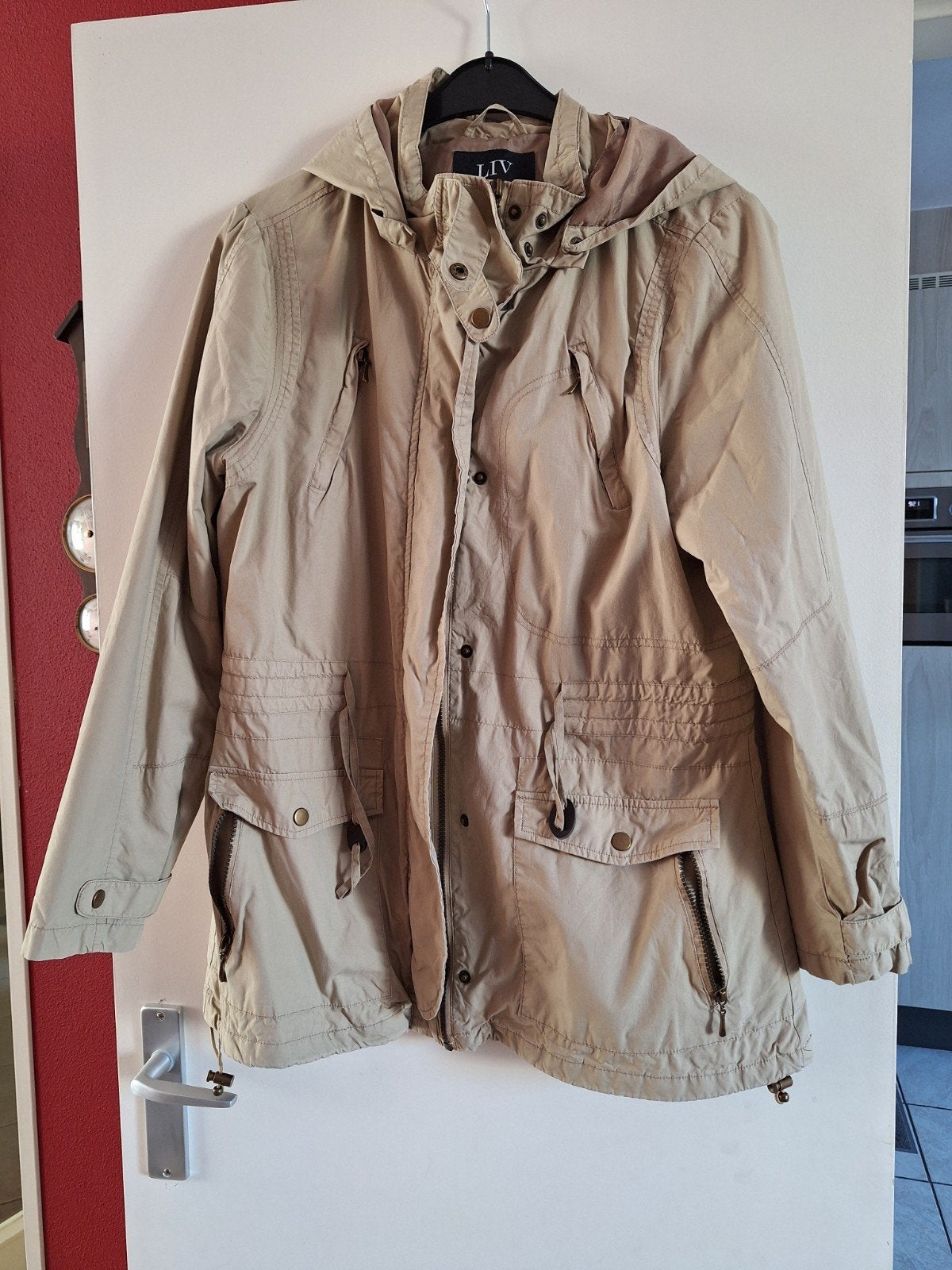 LIV beige jas, maat 46, Beige, Maat 46/48 (XL) of groter, Ophalen of Verzenden, Gedragen