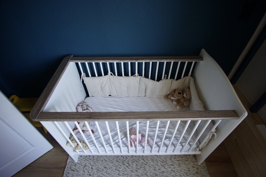 Ledikant 60x120 & HIMLAVALV matras, Kinderen en Baby's, Babywiegjes en Ledikanten, Ophalen, Gebruikt, Ledikant