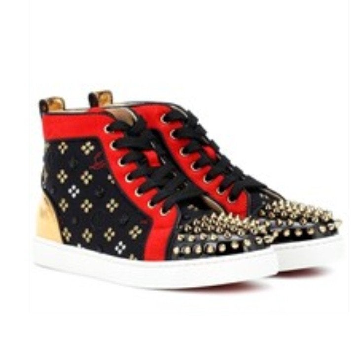Christian Louboutin Lou Spikes Orlato sneakers, Kleding | Dames, Schoenen, Ophalen of Verzenden, Zo goed als nieuw, Sneakers of Gympen