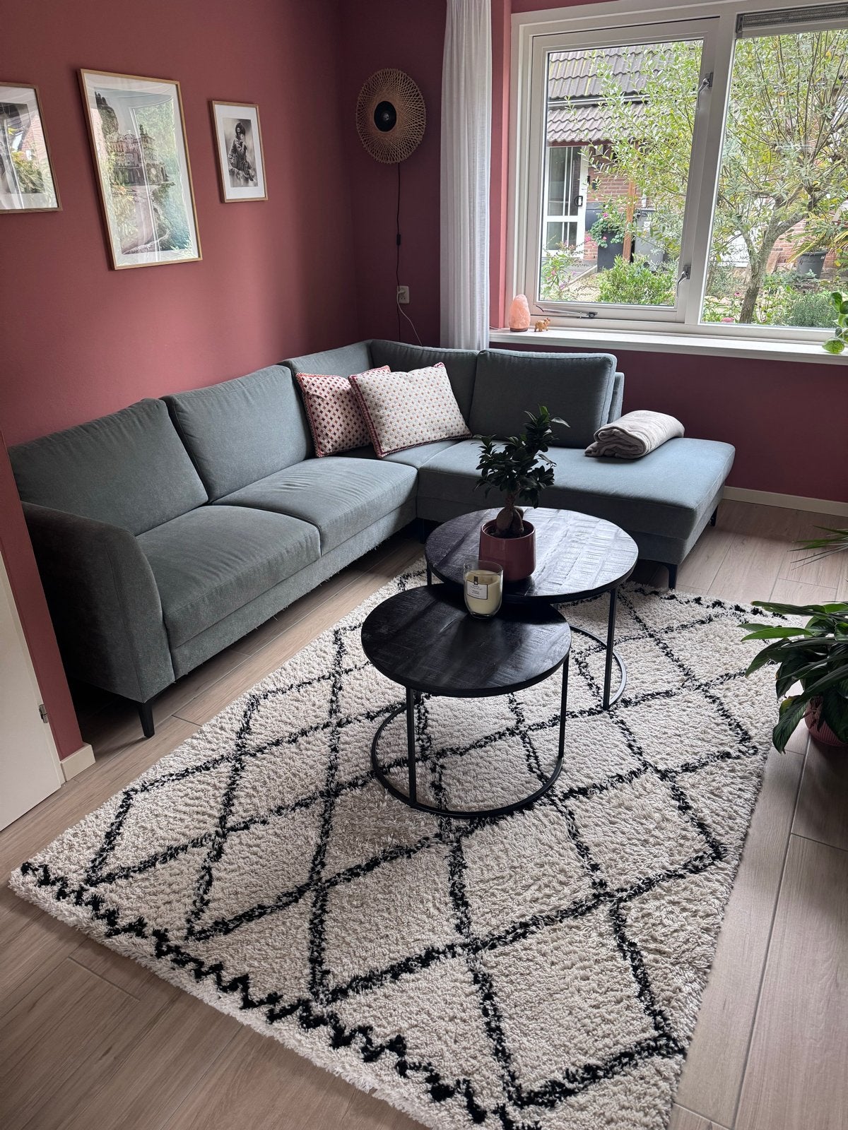 Mooi hoogpolig vloerkleed creme /zwart met ruitpatroon, Ophalen, Wit, 150 tot 200 cm, 200 cm of meer