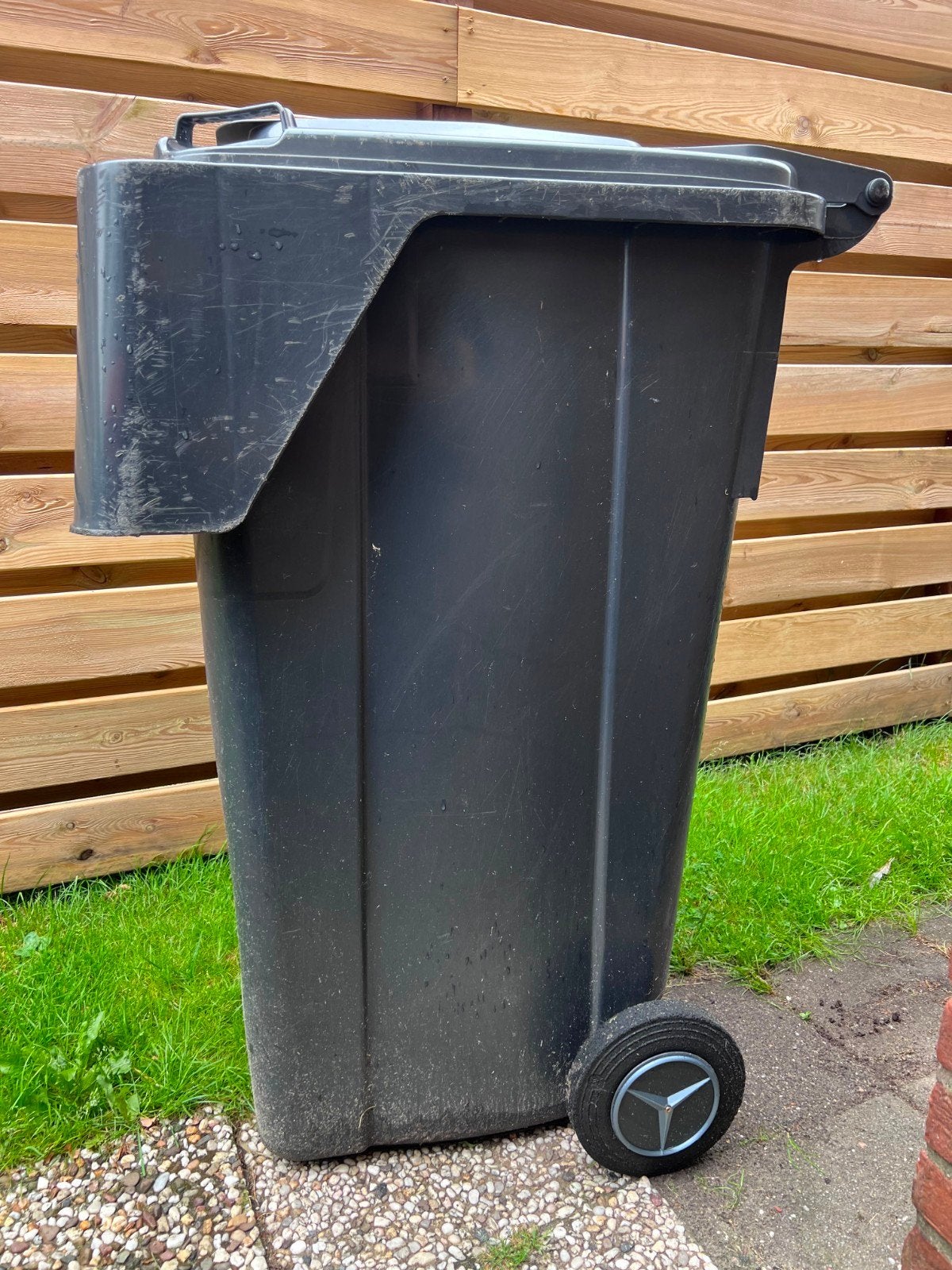 Mercedes Wieldoppen om erop te schroeven voor  je container., Minder dan 10 liter, Ophalen of Verzenden, Nieuw, Overige materialen